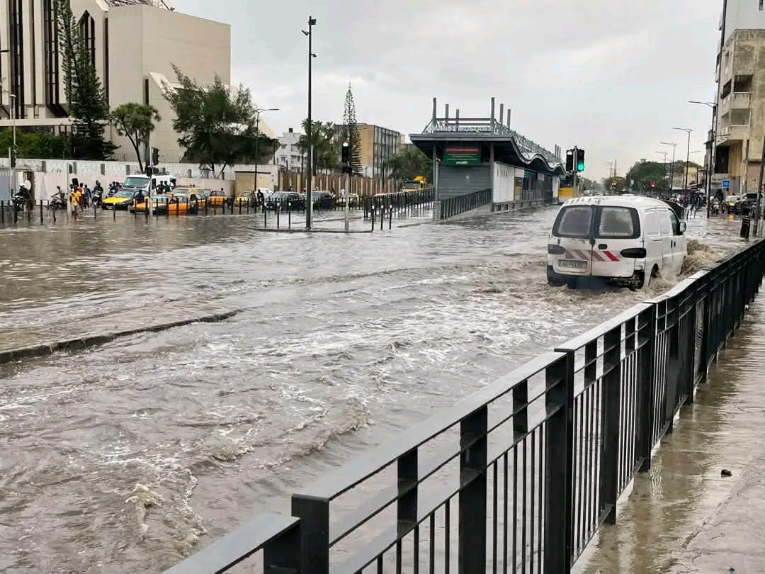INONDATIONS À DAKAR&nbsp;: ET SI NOUS REPENSIONS ENFIN LA MANIÈRE DE FABRIQUER LA VILLE&nbsp;?